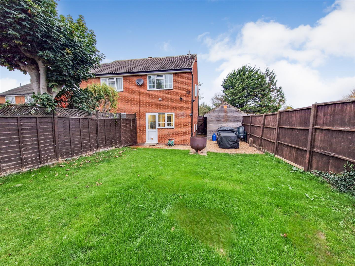 2 bed property in Mortimer Road, Bedford